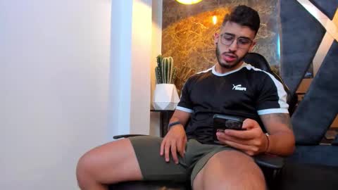 LIAM KLEIN online show from September 16, 11:34 am