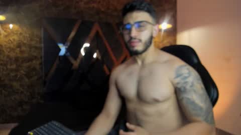 LIAM KLEIN online show from January 11, 4:13 pm