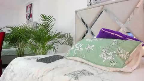 Call me Lian online show from March 20, 12:21 pm