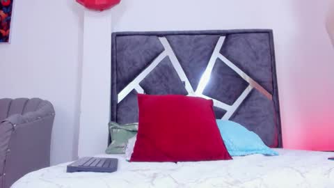 Call me Lian online show from January 11, 1:06 pm