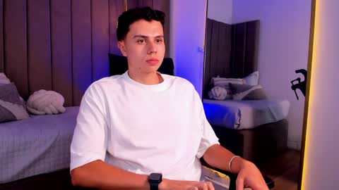 liam_salvatore online show from April 29, 10:03 pm