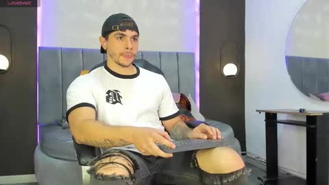 Liam online show from November 11, 8:33 pm