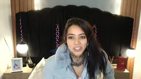 L I A M O N R O E online show from April 7, 11:56 am