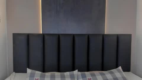 Liam Thunder online show from November 18, 3:09 am