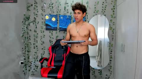 liamvibes212 online show from April 16, 1:11 pm