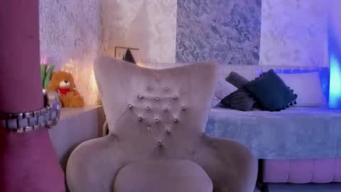 Lian online show from January 7, 7:30 pm