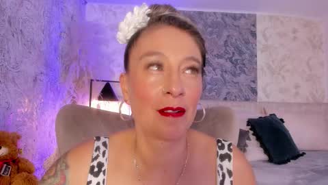 Lian online show from November 13, 10:01 pm