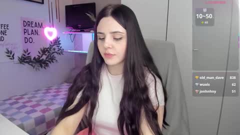 Lia online show from December 15, 8:05 pm