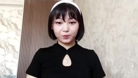 Molly online show from May 14, 9:40 am