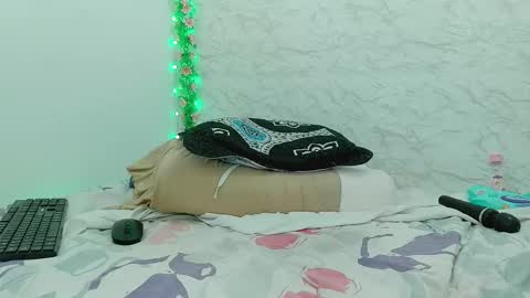 liindsaymoon online show from February 15, 2:49 pm