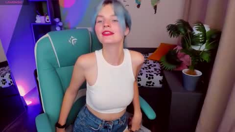 Snapshot of lika_sky chatting on October 4, 4:38 pm lika_sky online show from October 4, 4:38 pm