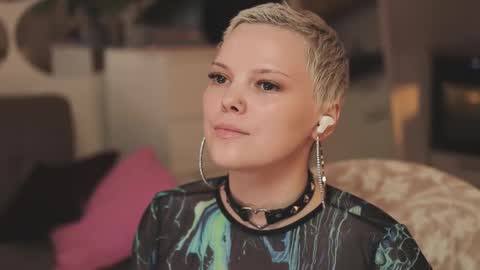 likaaberry online show from November 9, 12:08 pm