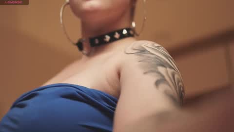 likaaberry online show from November 10, 6:32 pm