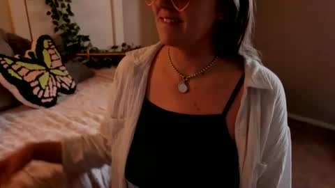 Synthia online show from July 5, 3:41 pm