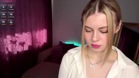 Snapshot of lil_elisa chatting on September 26, 11:07 am Elisa online show from September 26, 11:07 am