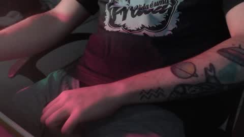 lil_j_ online show from April 3, 10:49 pm