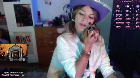 Snapshot of lila_bratz chatting on October 20, 10:15 pm Lila online show from October 20, 10:15 pm
