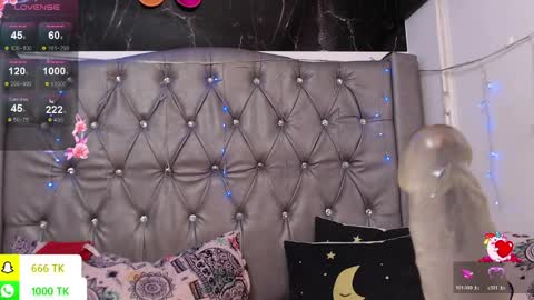   online show from April 8, 6:11 pm