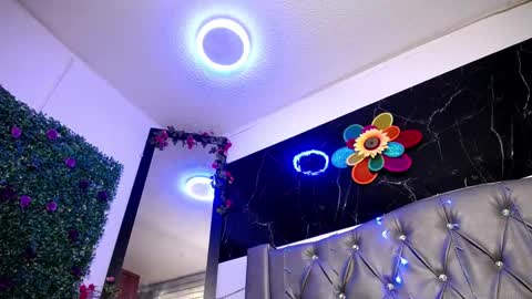   online show from March 3, 11:55 am