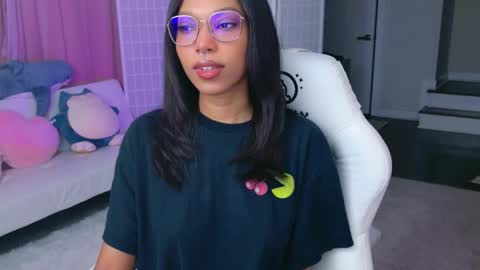 evie online show from March 28, 1:51 am