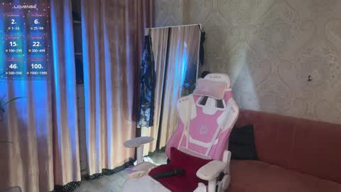 Lili online show from June 2, 11:56 am