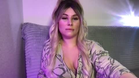 Lili online show from June 28, 4:36 pm