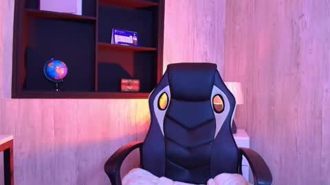 lili_clan online show from November 20, 5:17 am