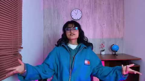 lili_clan online show from November 18, 4:04 am