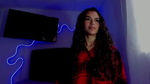 lili_evanss online show from May 8, 6:57 pm