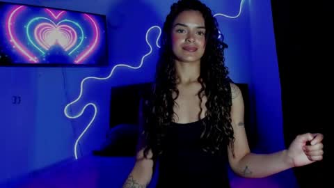 lili_evanss online show from May 15, 10:50 pm