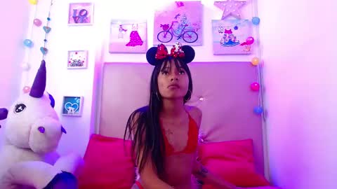 lili_roussi online show from March 12, 3:02 am