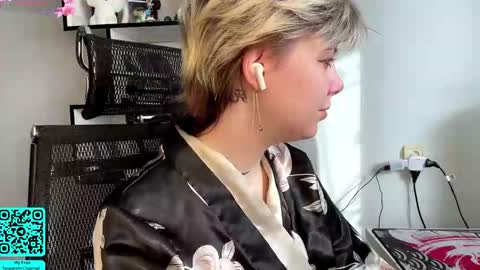 Lilian online show from March 7, 7:08 am