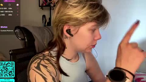 Lilian online show from April 19, 6:58 am