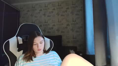 liliawoolf online show from February 15, 9:19 am