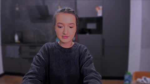 Snapshot of lililaluna chatting on December 17, 2:44 pm             ...  online show from December 17, 2:44 pm