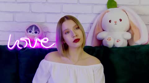 LiliLinn online show from March 5, 11:28 am