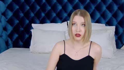 LiliLinn online show from February 27, 1:28 pm