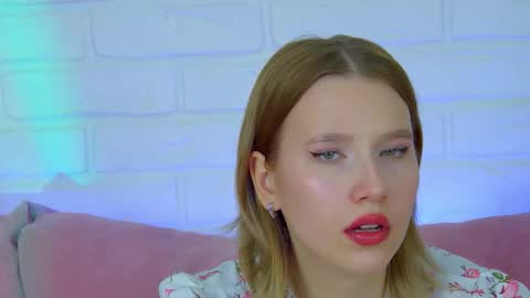 LiliLinn online show from October 9, 7:47 am