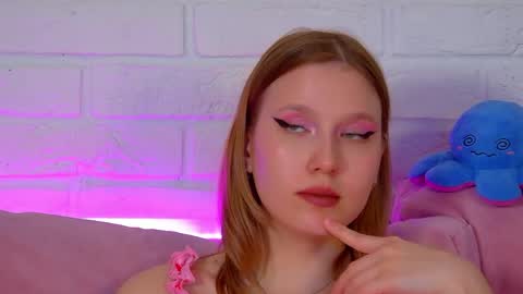 LiliLinn online show from May 16, 10:36 am
