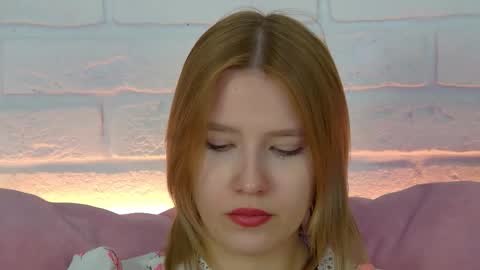 LiliLinn online show from September 29, 4:44 am