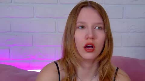 LiliLinn online show from May 12, 5:05 am