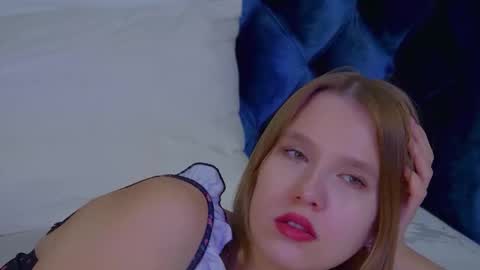 LiliLinn online show from October 28, 4:57 am