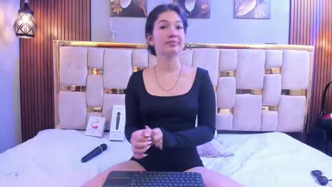 lilimini online show from June 1, 8:43 pm