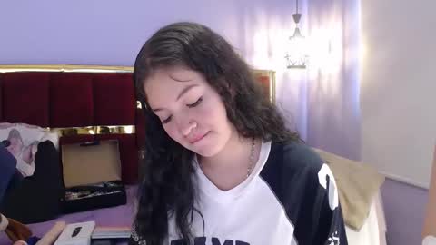 lilimini online show from December 22, 7:31 pm