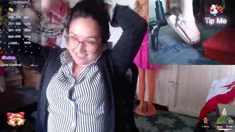 Laura lopez online show from December 16, 2:38 pm