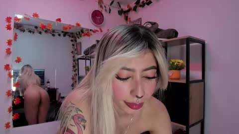 lilith cooper20 online show from October 31, 9:48 pm