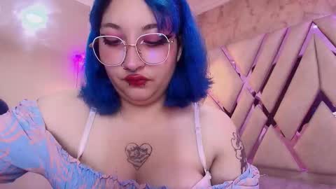 Snapshot of lilith_curvy chatting on October 20, 7:41 pm online show from October 20, 7:41 pm