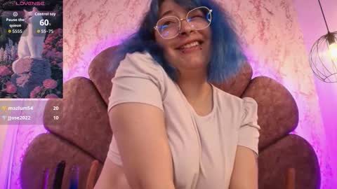 Snapshot of lilith_curvy chatting on September 17, 8:45 pm online show from September 17, 8:45 pm