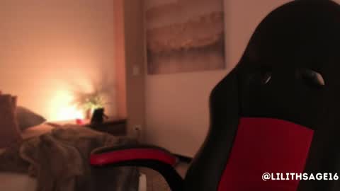 lilith_sage_ online show from October 7, 12:01 pm