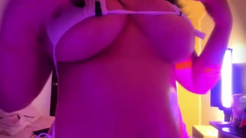 Lilith Salvatore online show from November 30, 5:14 am